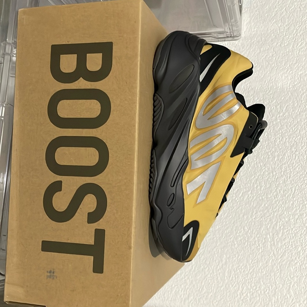 Yeezy 700 MNVN NEW IN BOX
